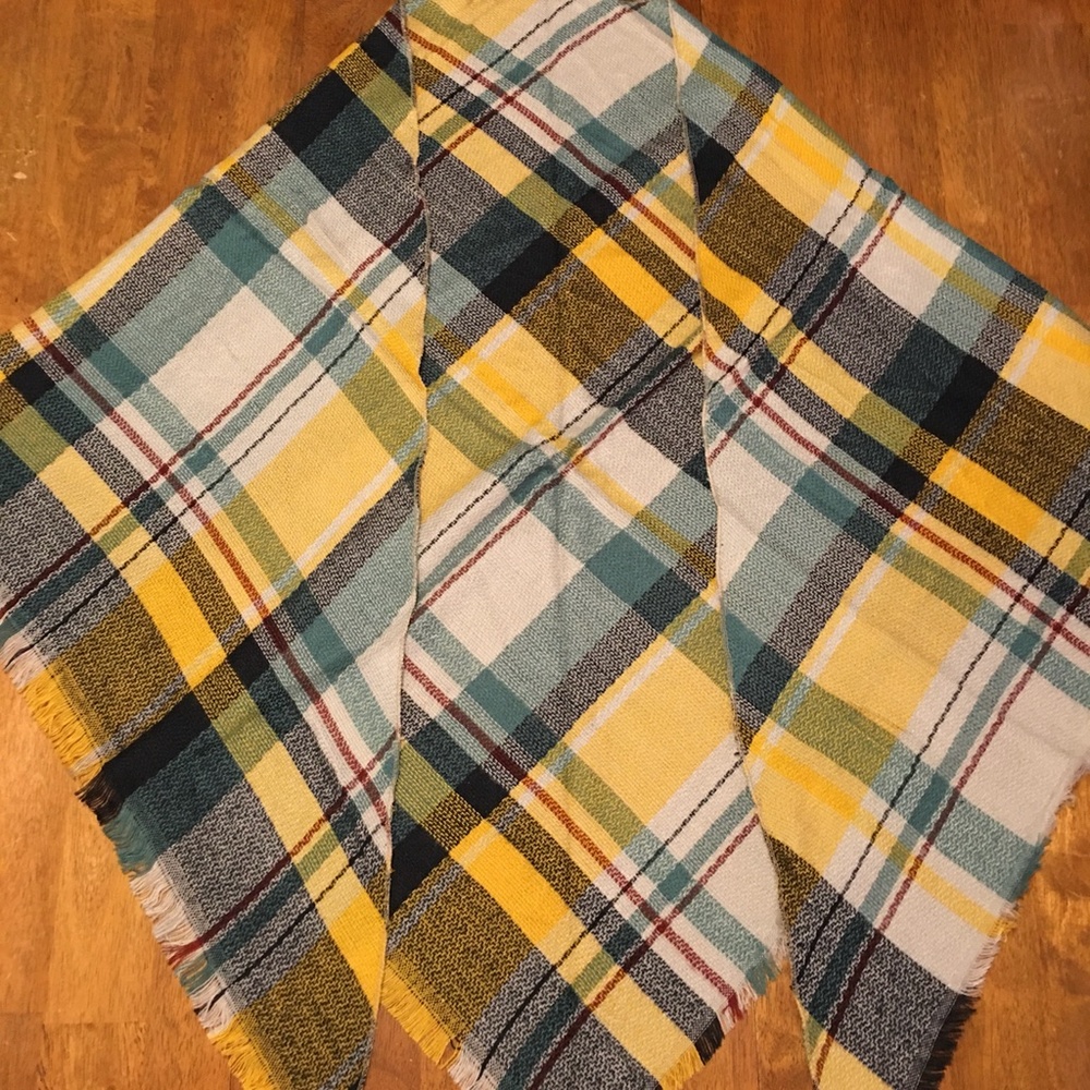 NWT Plaid Blanket Scarf Wrap - Picture 3 of 5